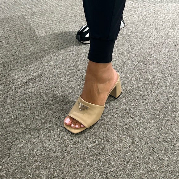 Prada block heel mule brand new in box - Picture 2 of 2